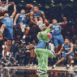 开云esports-太阳名宿发声助威球队，期待晋级下一轮比赛，太阳名宿队名单